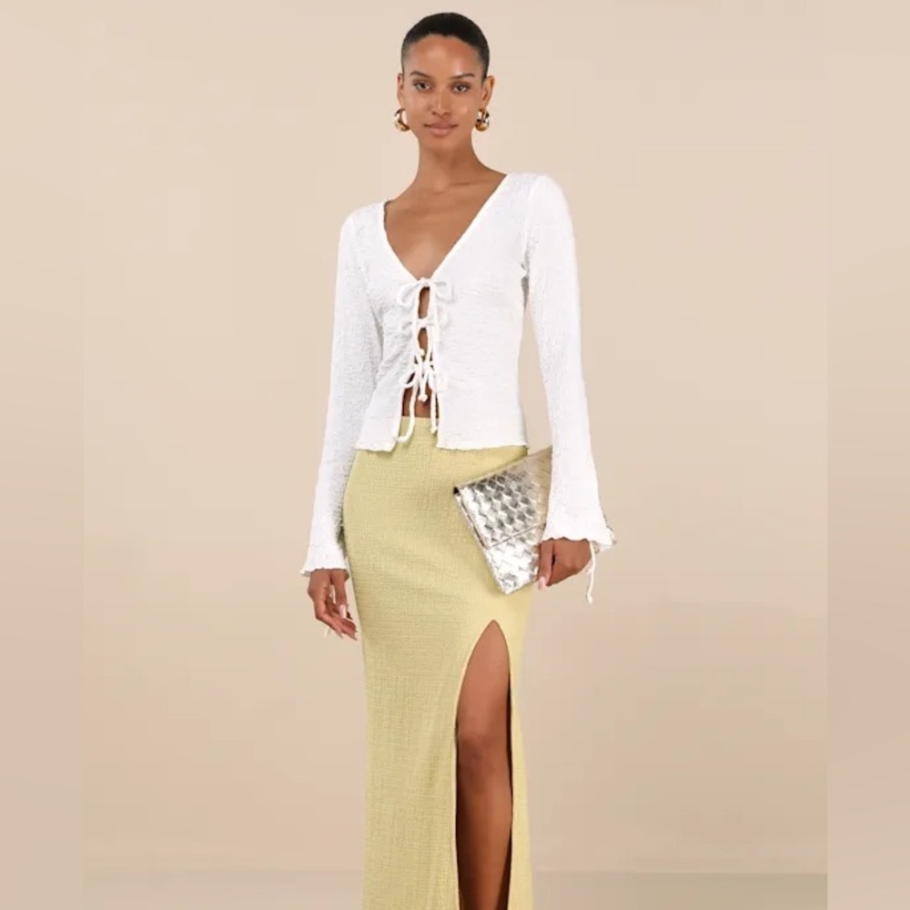 White Textured Tie-Front Long Sleeve Top - Picture 2 of 4